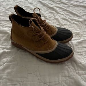 Sorel Kids Tan and Black Rain Boots